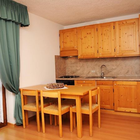 Residence Marisol Camere & Appartamenti - Mezzana Centre المظهر الخارجي الصورة