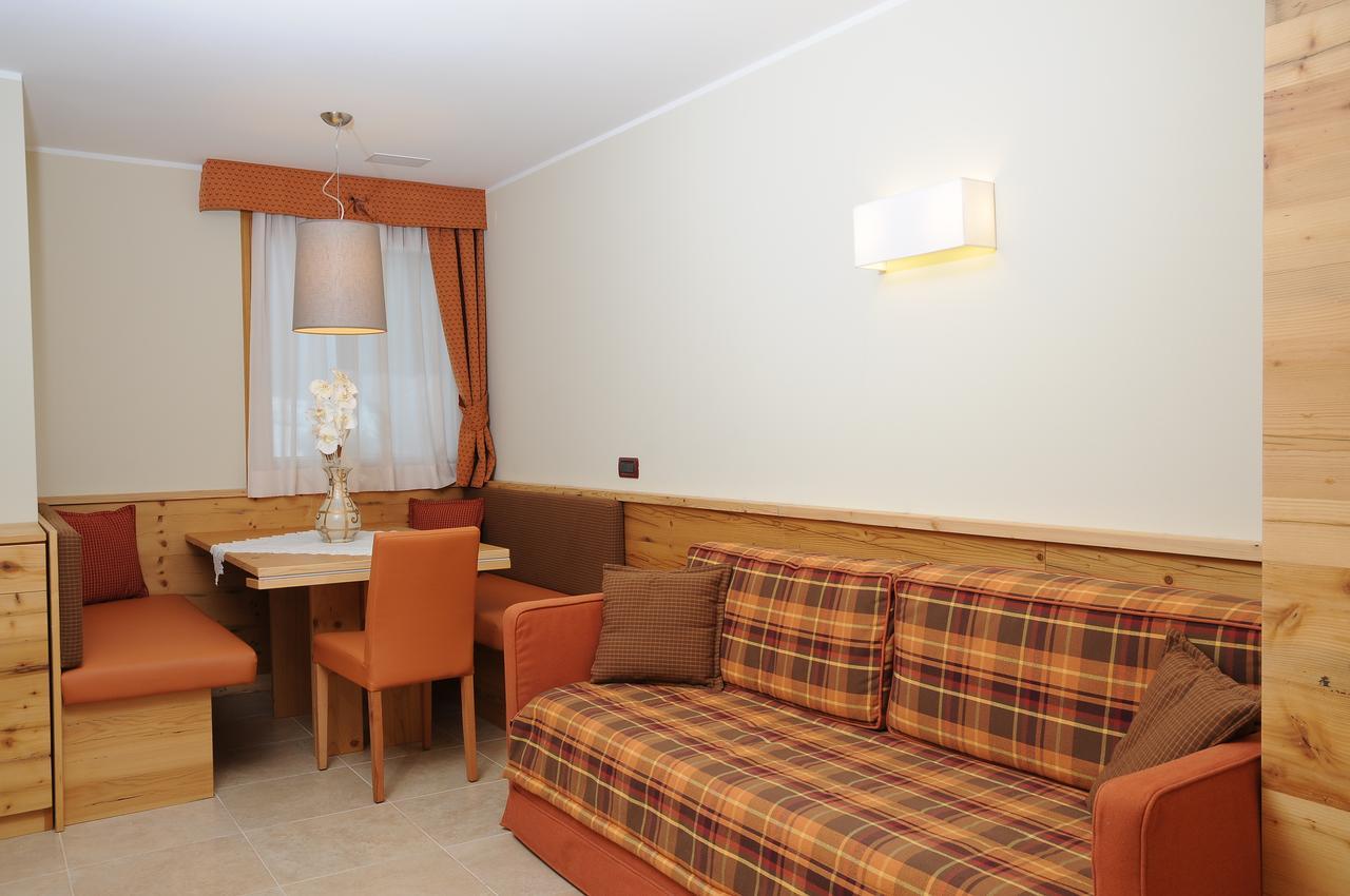 Residence Marisol Camere & Appartamenti - Mezzana Centre المظهر الخارجي الصورة