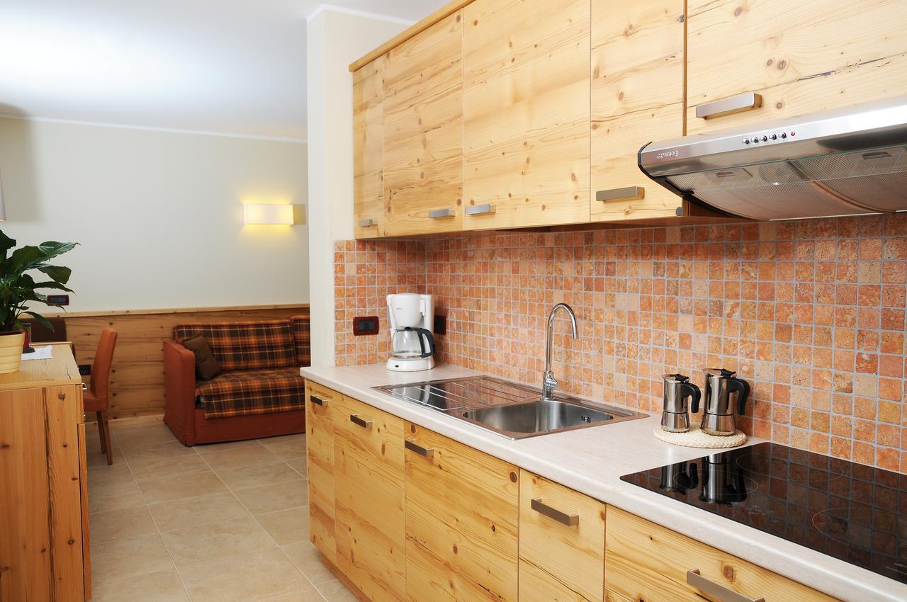 Residence Marisol Camere & Appartamenti - Mezzana Centre المظهر الخارجي الصورة